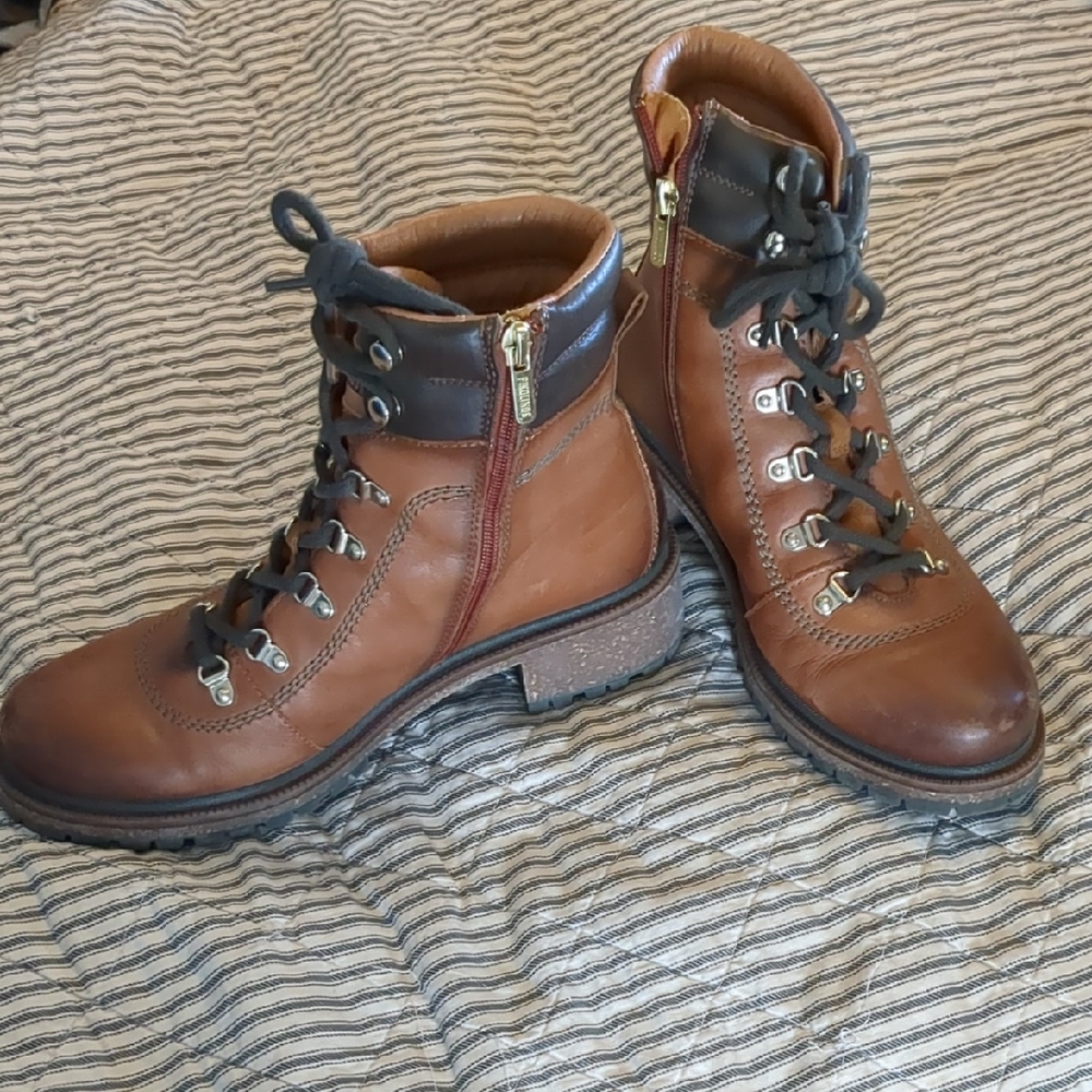 Pikolinos Brown Leather Boots